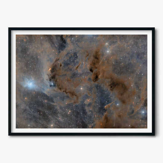 Paweł Radomski: Blue Lantern on a Grey Shore