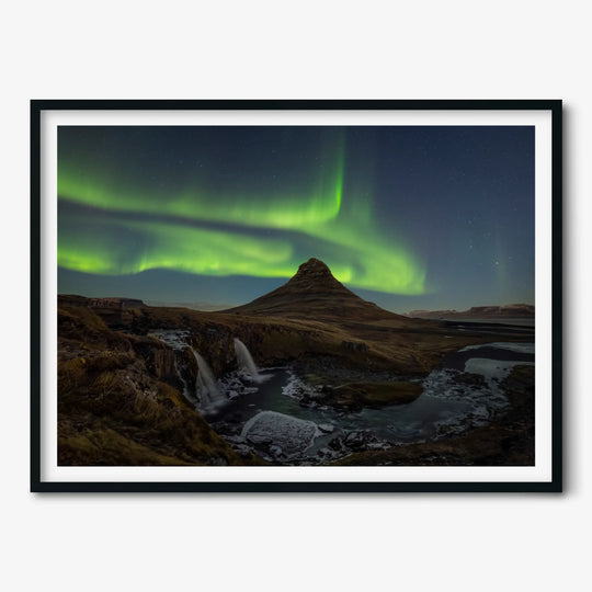 Marzena Rogozińska: Aurora over Mount Kirkjufell