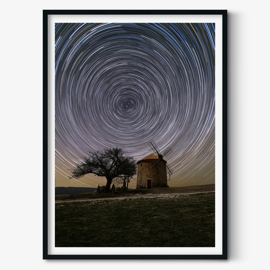 Marzena Rogozińska: Startrails over the Moravian Windmill