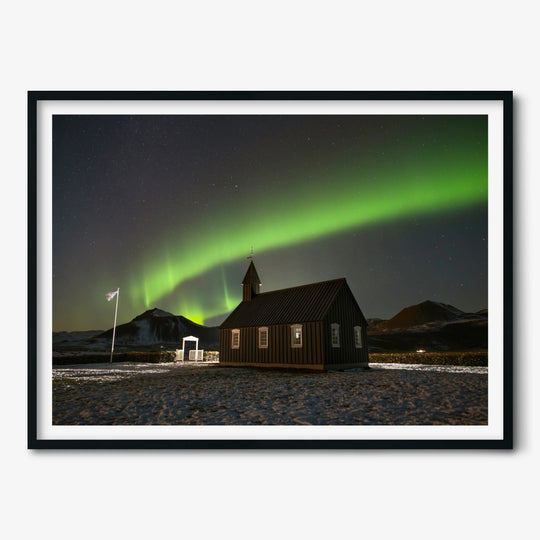 Marzena Rogozińska: Aurora over Budakirkja Church