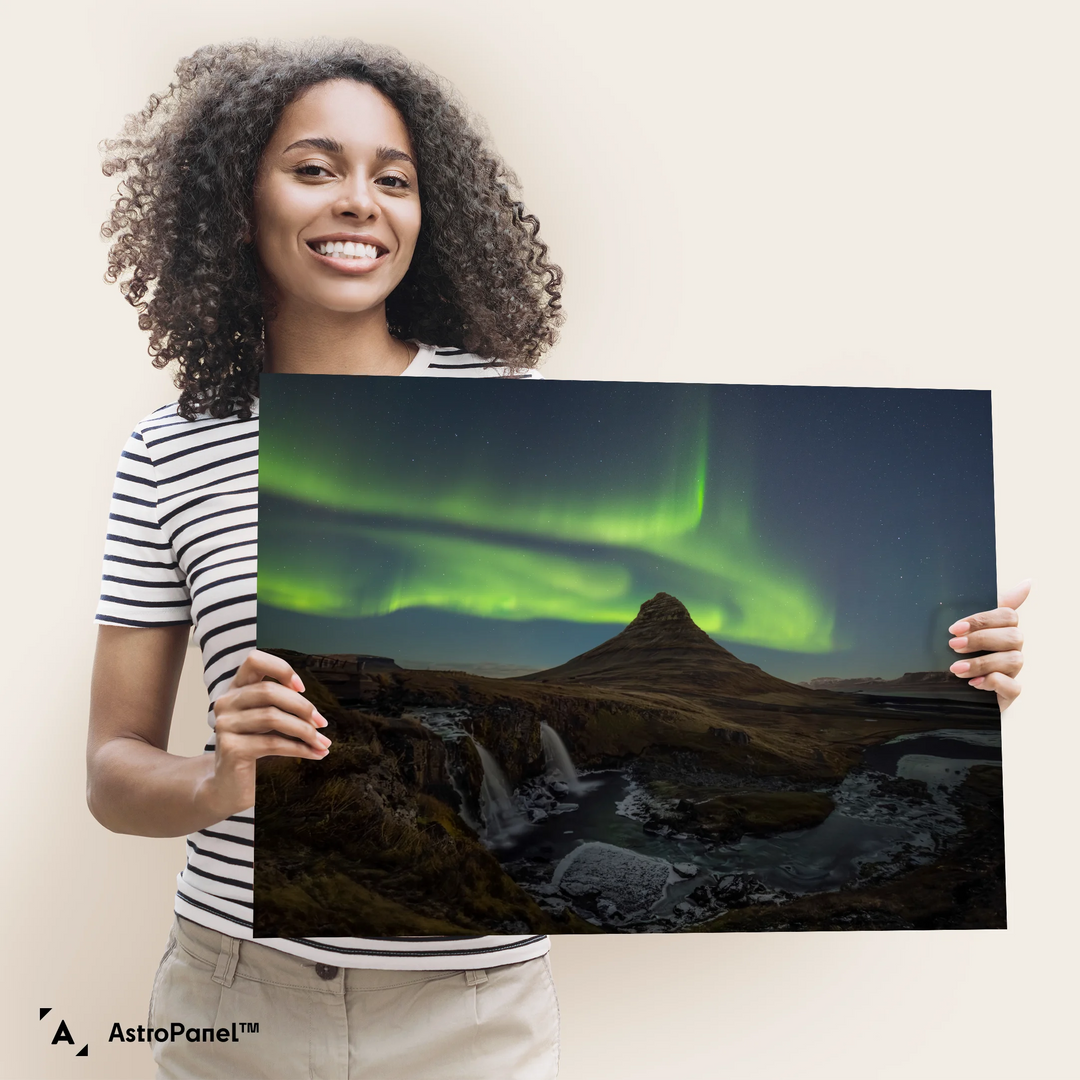 Marzena Rogozińska: Aurora over Mount Kirkjufell