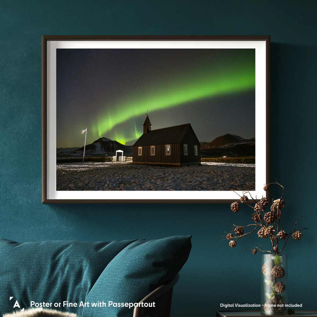 Marzena Rogozińska: Aurora over Budakirkja Church