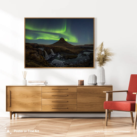 Marzena Rogozińska: Aurora over Mount Kirkjufell