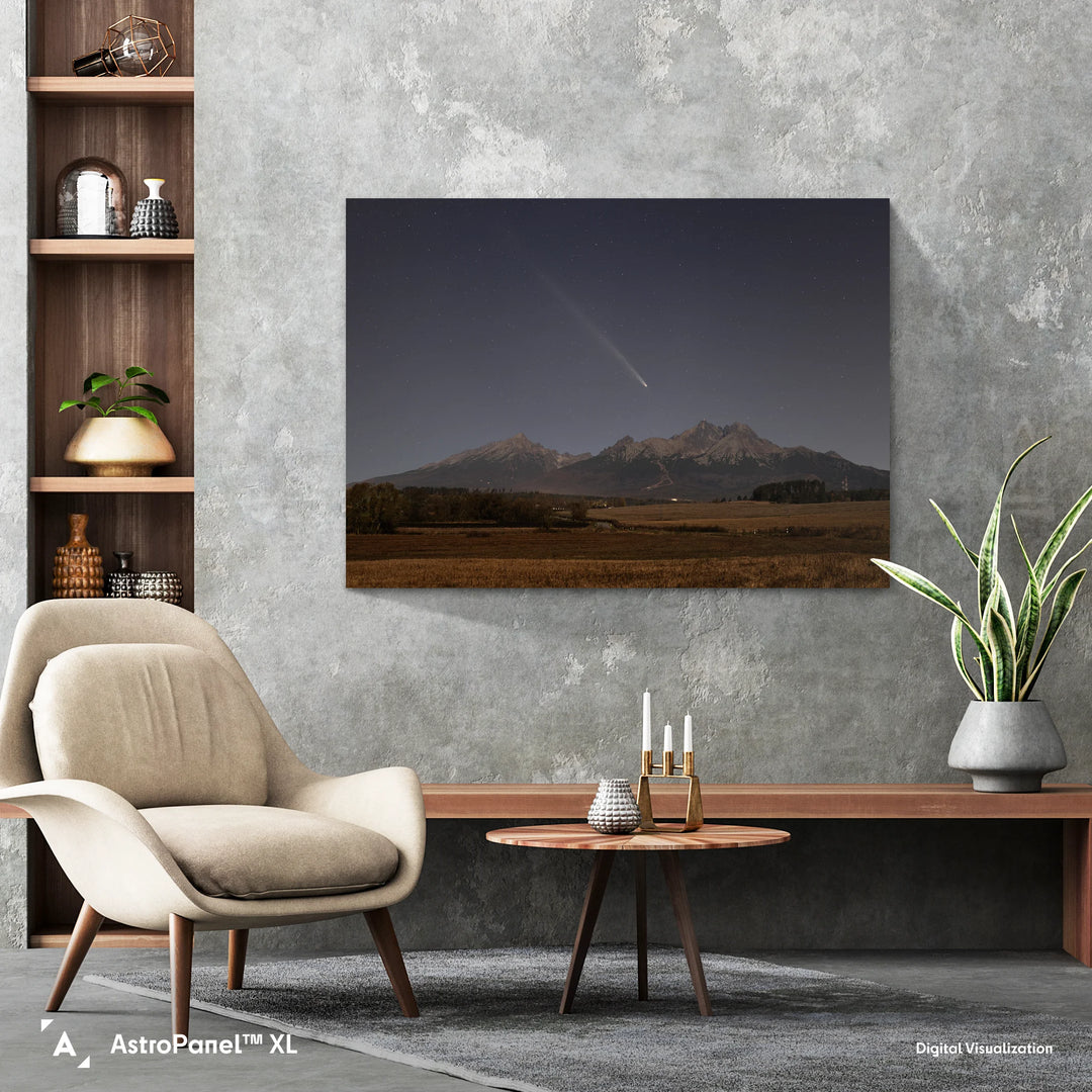 Łukasz Remkowicz: Comet Tsuchinshan-ATLAS above Tatra Mountains