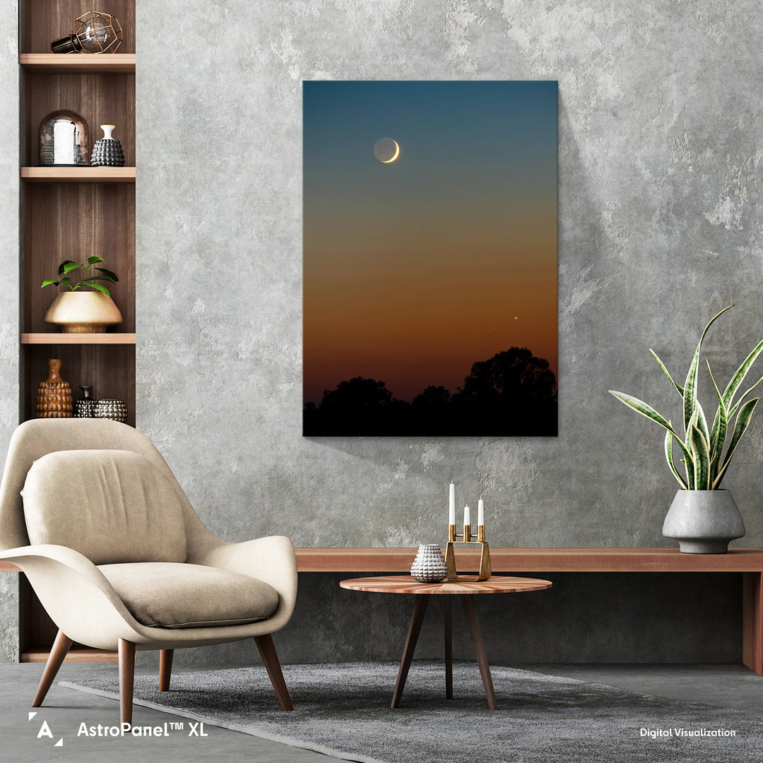 Lionel Majzik: Moon, Venus, Mars - a celestial conjunction dance