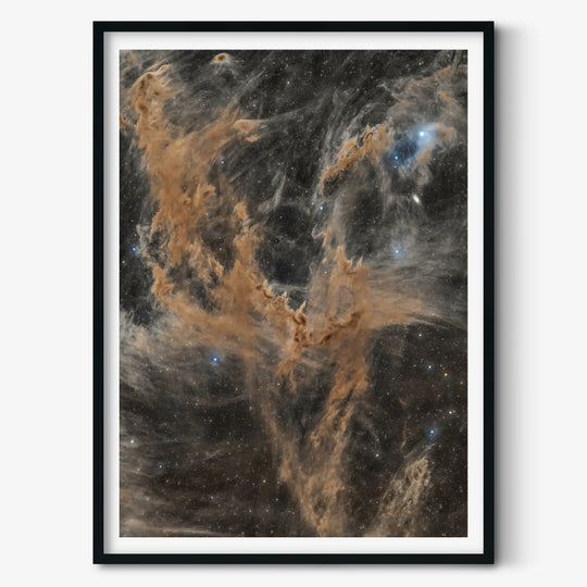 Łukasz Remkowicz: Dark Nebula in Chameleon around galaxy IC3104