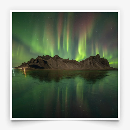 Marzena Rogozińska: Aurora Borealis over Vestrahorn Mountain
