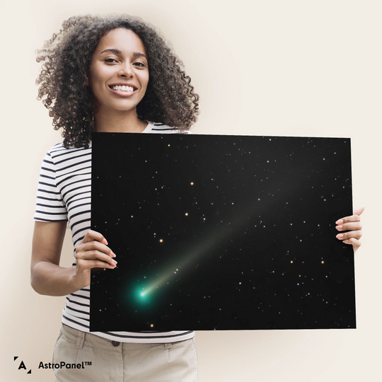 Lionel Majzik: Comet C/2021 A1 (Leonard) Poster