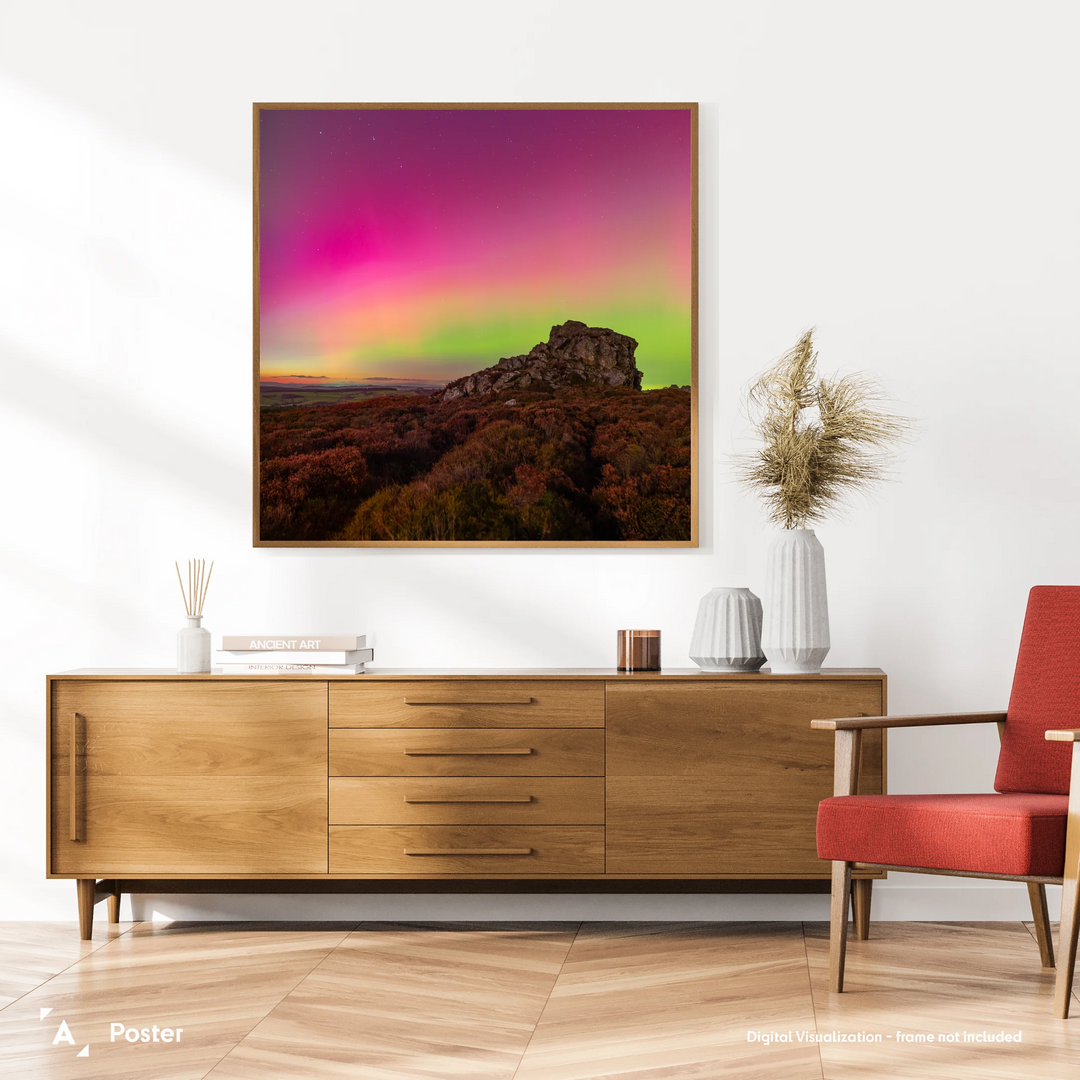 Chris Willocks: Aurora over Nipstone Rock